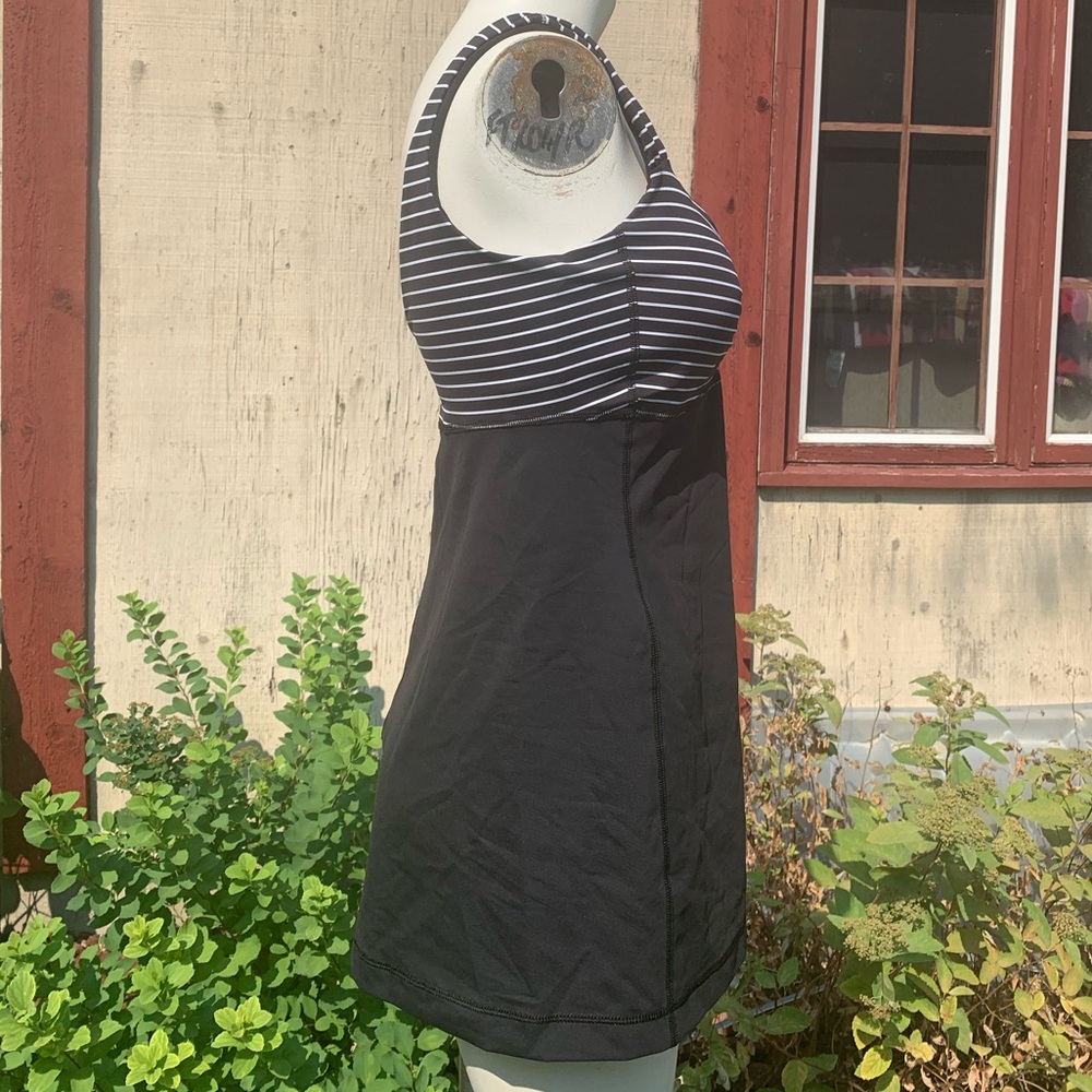 Lululemon Aria Tank II size 8 - Picture 6 of 8